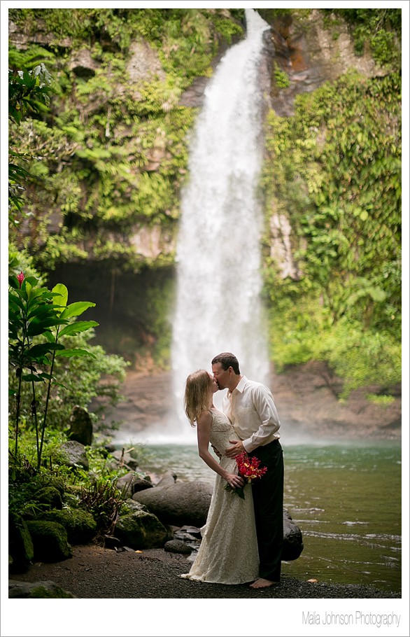 Taveuni Waterfall Trash the Dress_0002.jpg