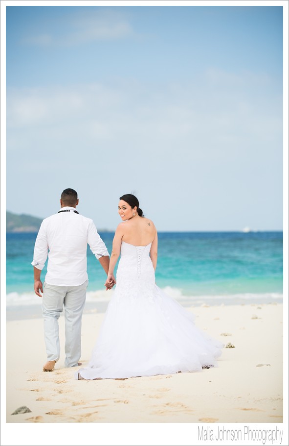 Fiji Underwater Trash the Dress_0003.jpg