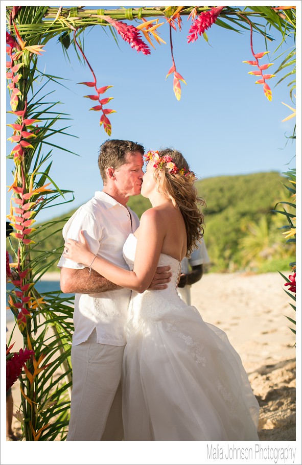 Octopus Resort Fiji wedding_0015.jpg