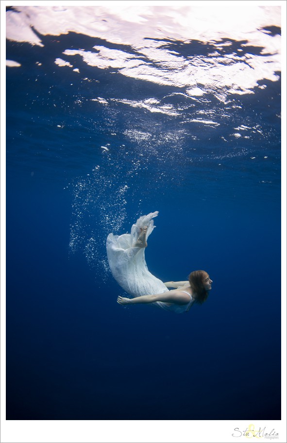 Underwater Trash the Dress Fiji_0004.jpg